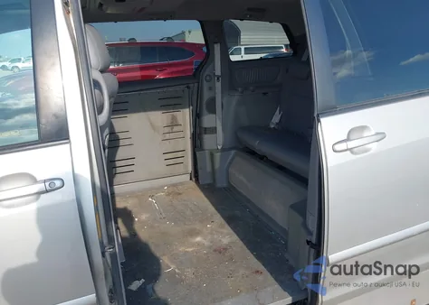 2008 Toyota Sienna z USA, uszkodzony, nr VIN 5TDZK22C38S192351